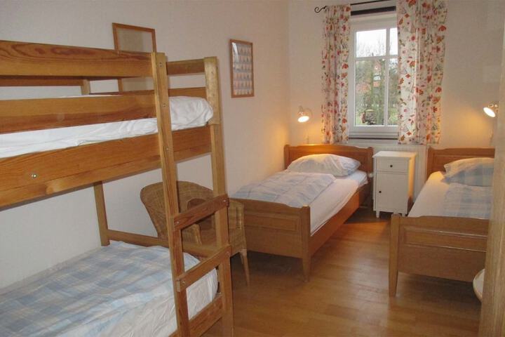 Room 6 of 34