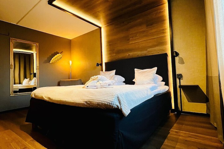 Room 37 of 68