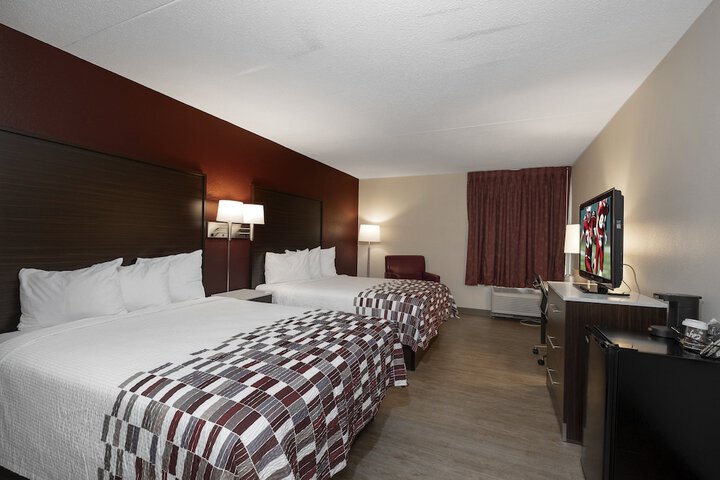 2 Queen Beds (3 of 12)