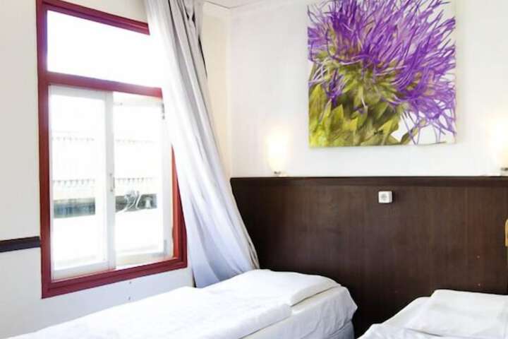 Room 4 of 23