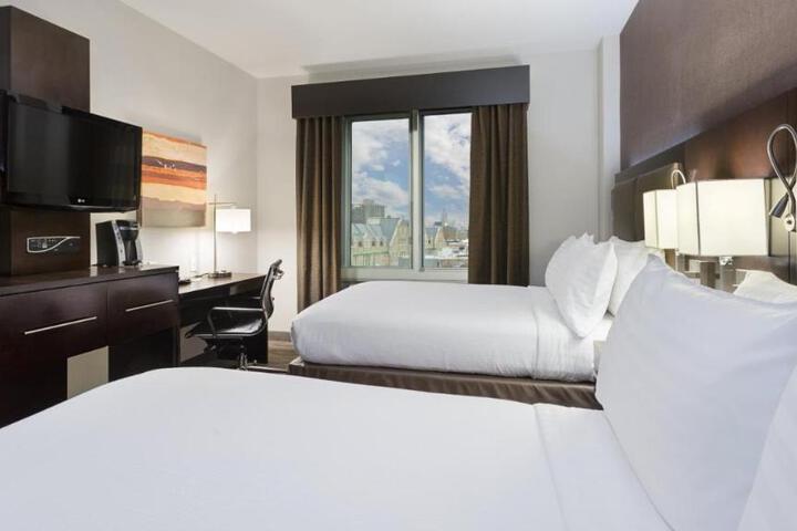2 Double Beds Mid Floor (6 of 15)