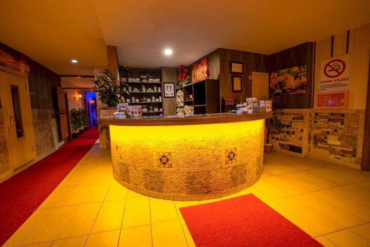 Lounge 112 of 172