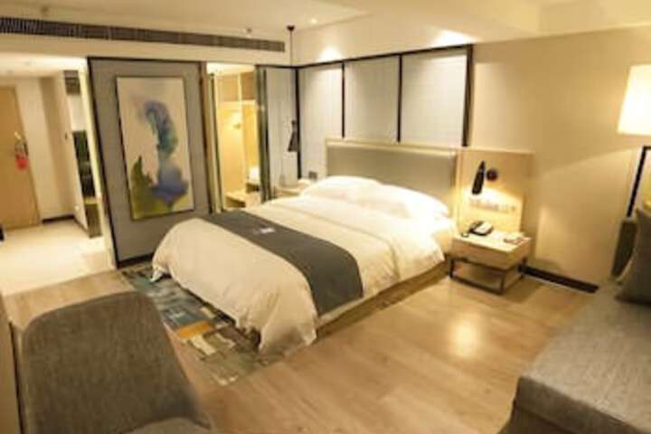 Room 2 of 18