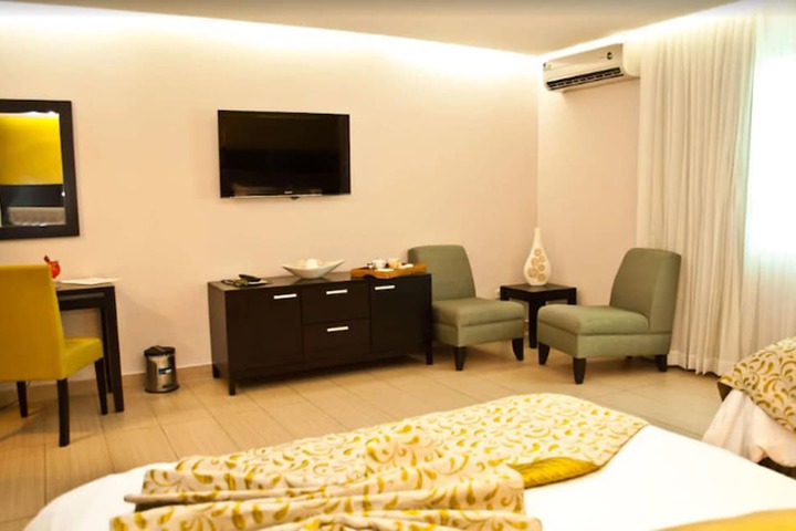 Room 16 of 40