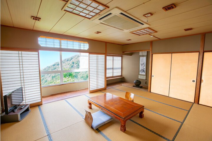 Room 3 of 30