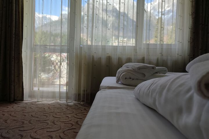 Room 6 of 62