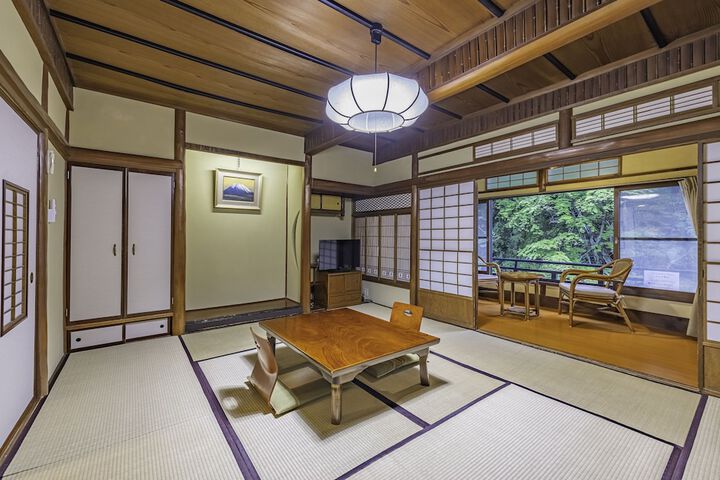 Room 10 of 49