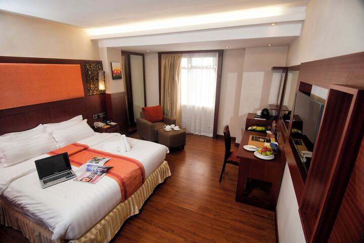 Room 28 of 63