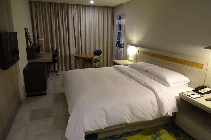 Room 12 of 67