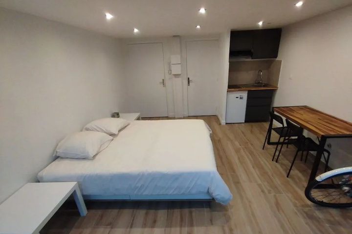 Room 3 of 15