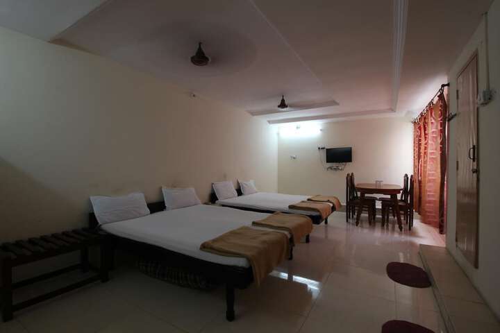 Room 35 of 61