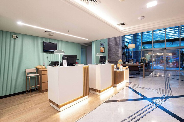 Entrance & Lobby