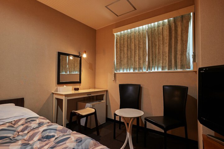 Room 43 of 81