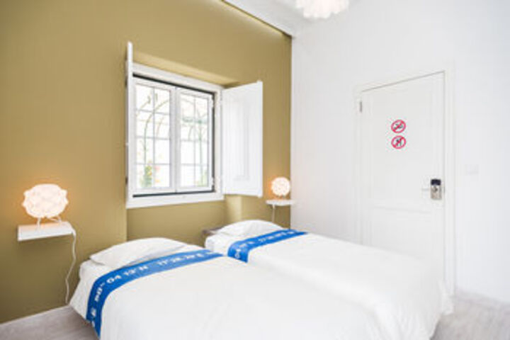Room 28 of 53