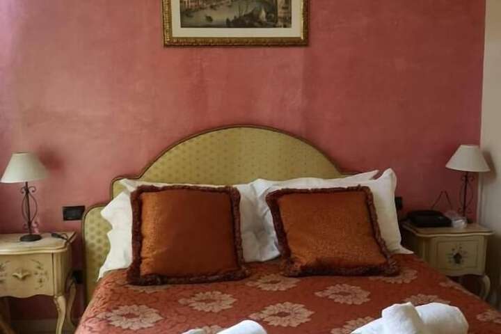 Room 14 of 62