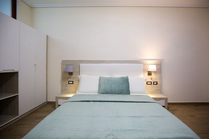 Room 3 of 43