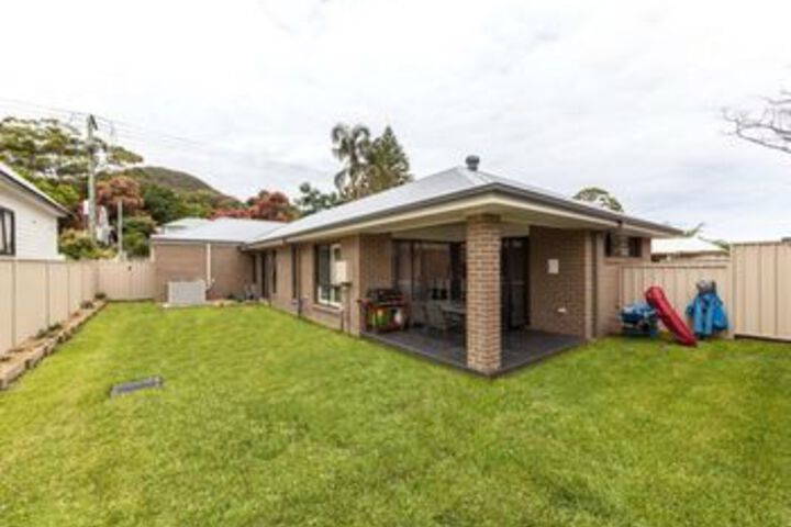 Hotel Exterior 5 of 16