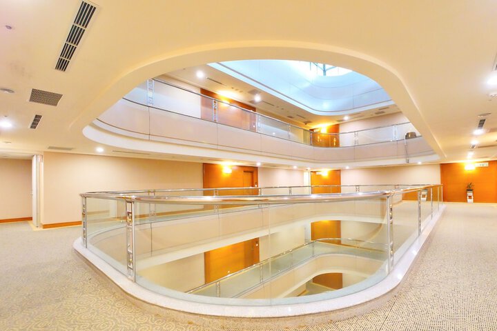Ballroom/Hall 99 of 122