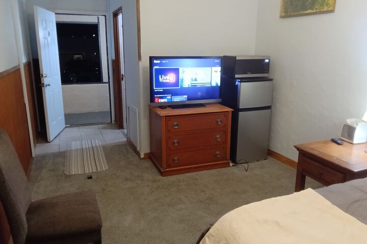 Room 9 of 28