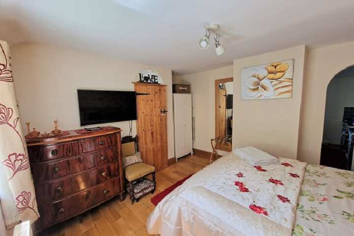 Room 10 of 43