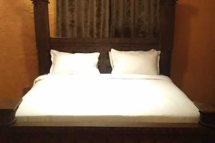 Room 8 of 23