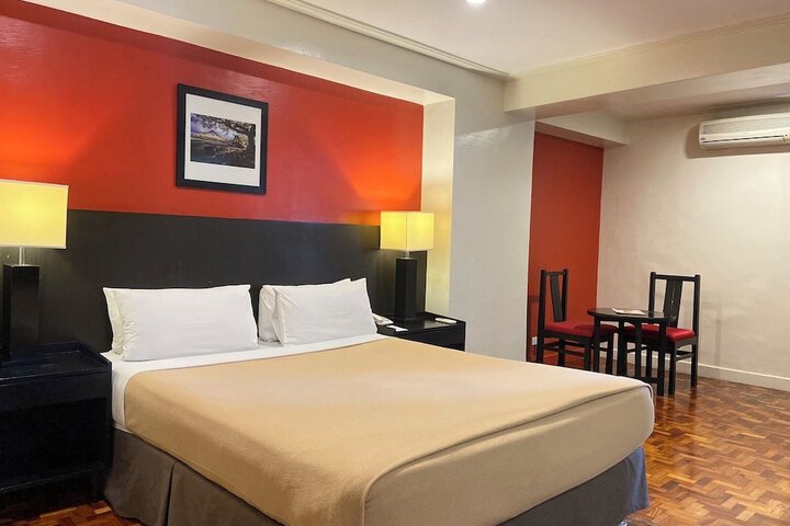Room 32 of 49