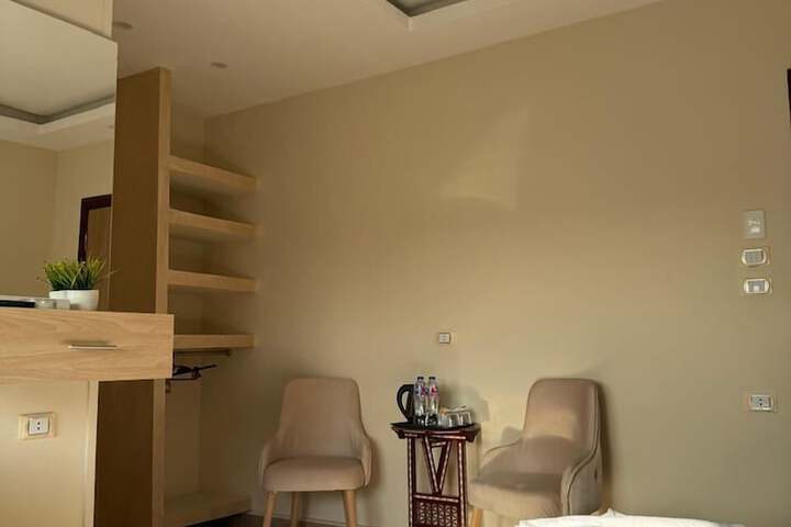 Room 8 of 37