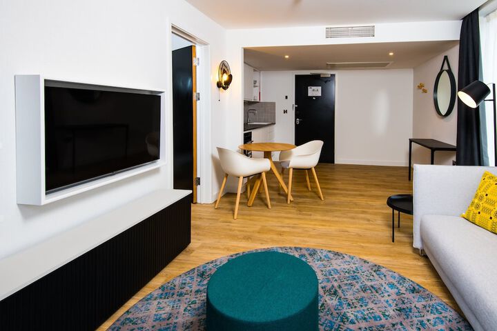 Room 9 of 62