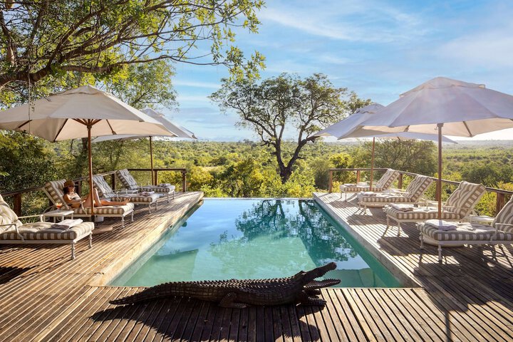 Hotel Pool