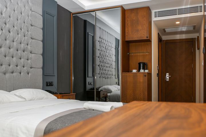 Room 12 of 31