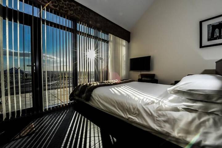 Room 6 of 48