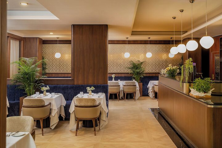 Dining 49 of 70