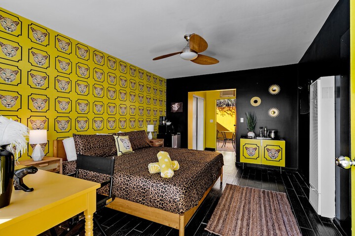 Room 3 of 34
