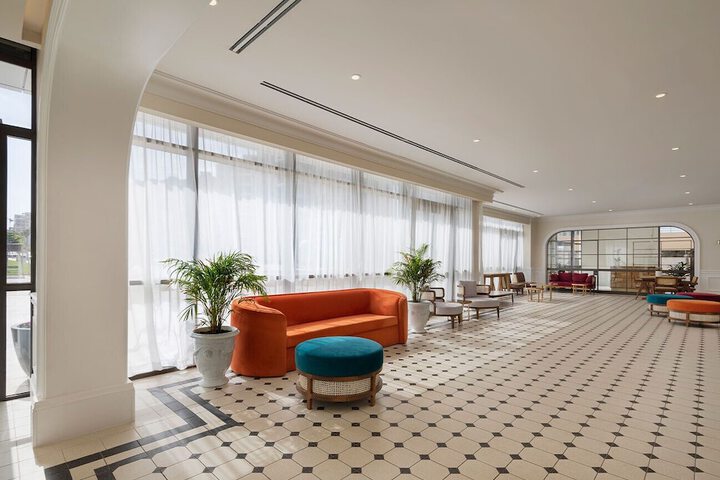 Entrance & Lobby