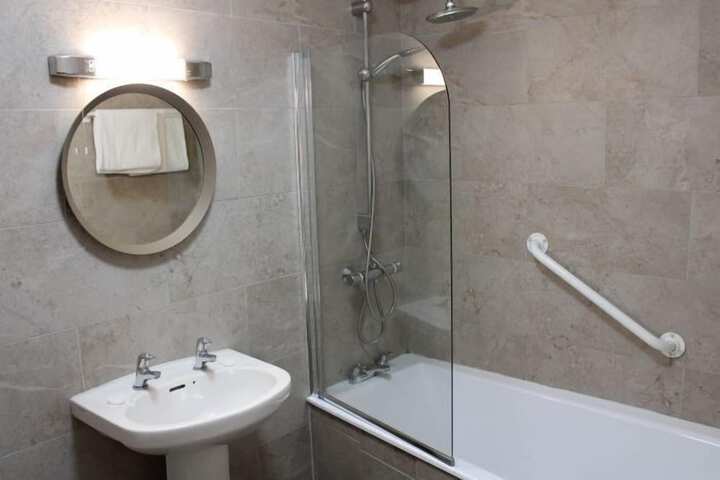 Room 18 of 27