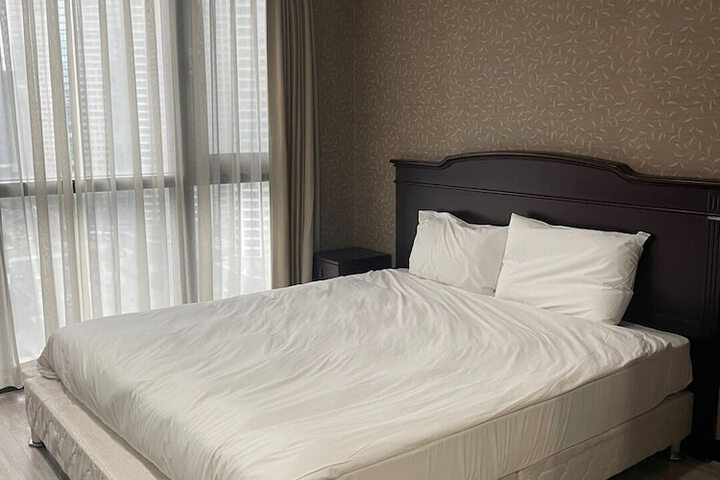 Room 27 of 86