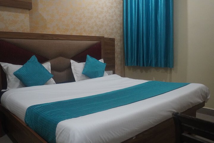 Room 6 of 6