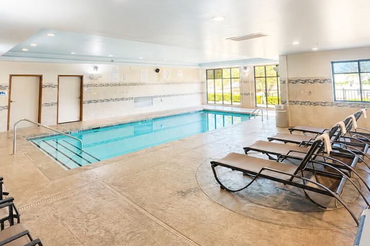 Hotel with Pool