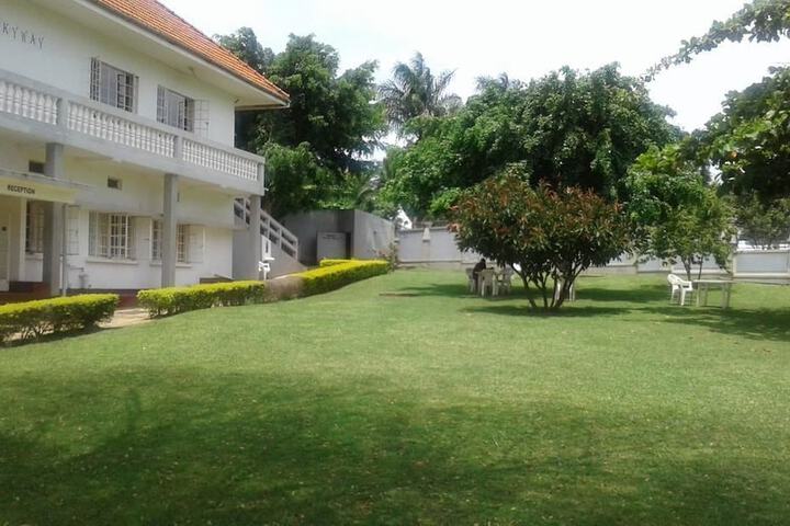 Hotel Exterior 44 of 55