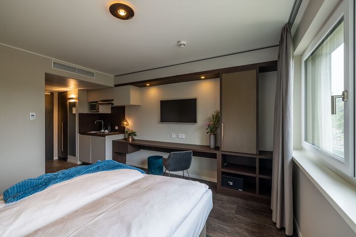Room 14 of 33