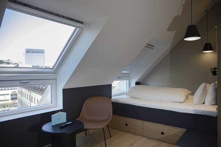 Room 19 of 50