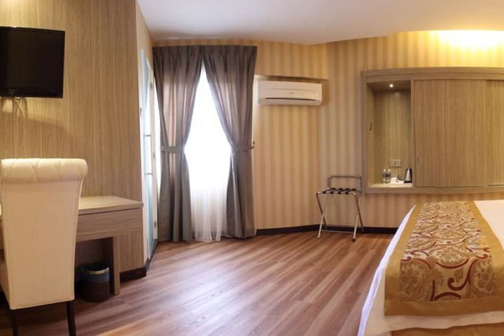 Room 15 of 45