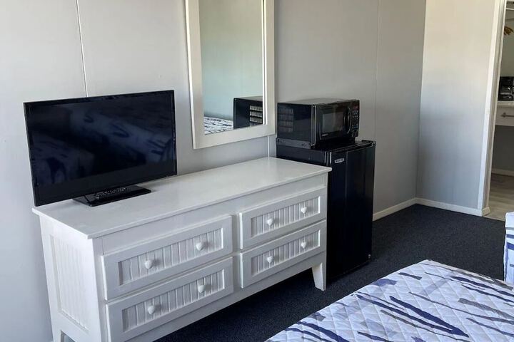 Room 2 of 11
