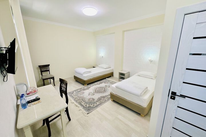 Room 4 of 49