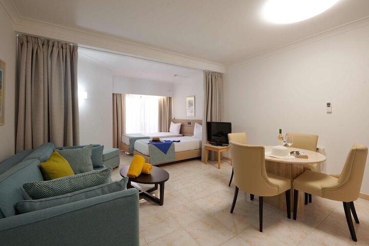 Room 14 of 85