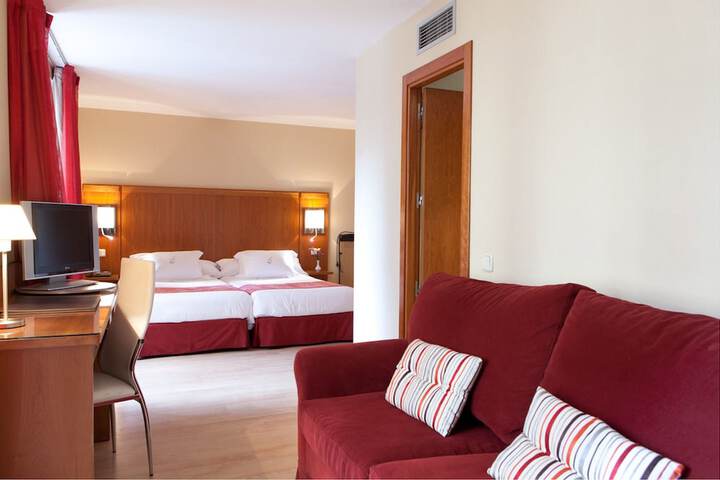 Room 10 of 36