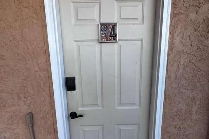 Room 3 of 37