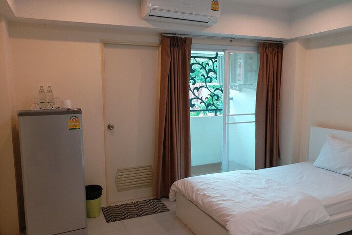 Room 6 of 44