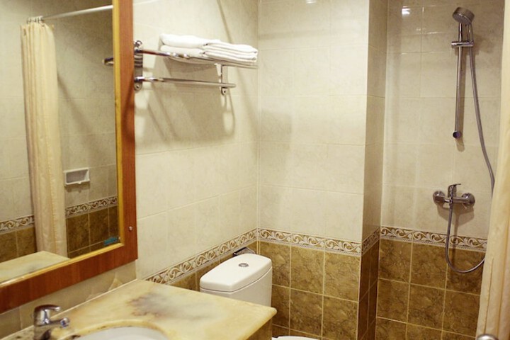 Room 12 of 22