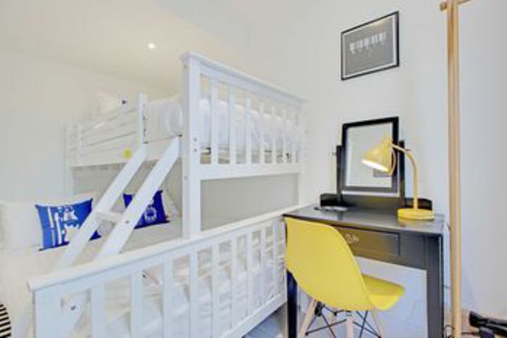 Room 11 of 24